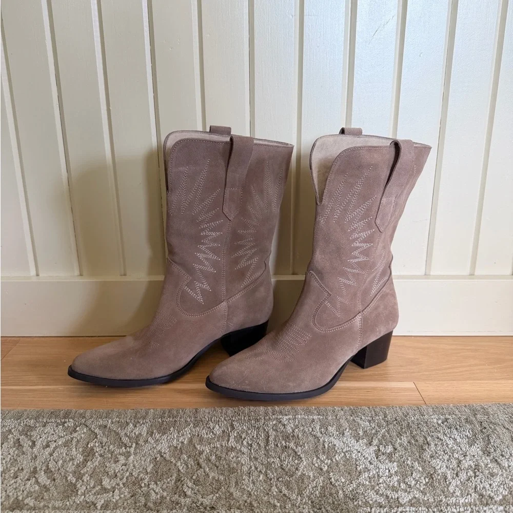 L'INTERVALLE Tan Suede Lace-Up Western Ankle Boots - Picture 2 of 4